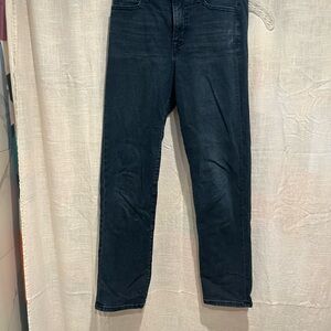 Women’s slim straight jeans